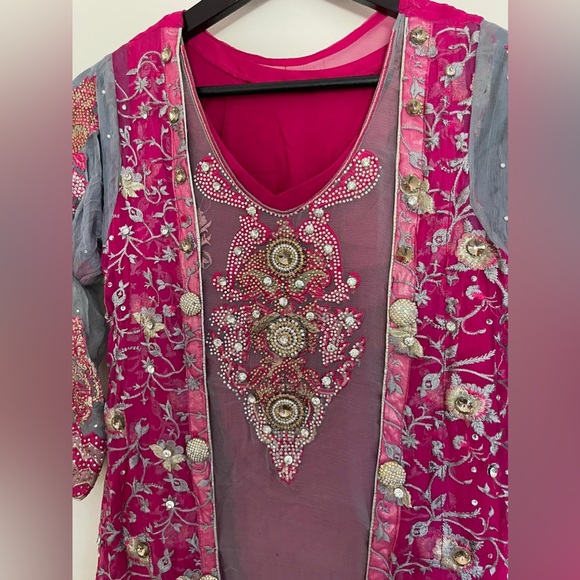 pink pakistani formal dress - Picture 2 of 8